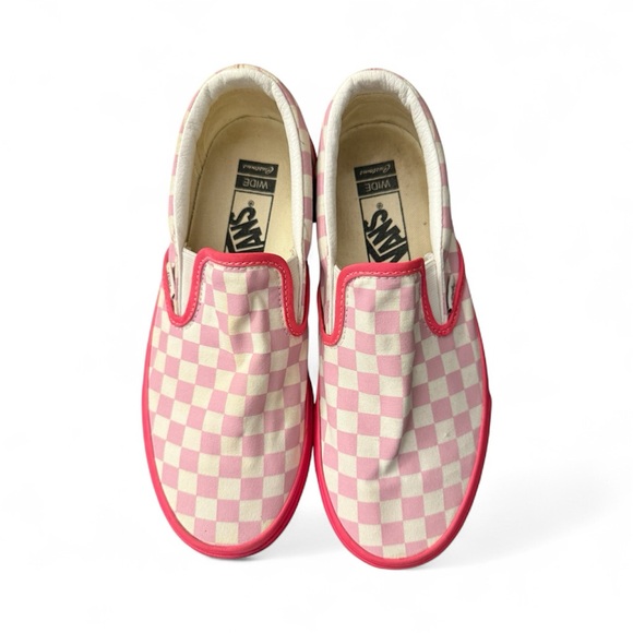 Vans Checkered Slip-On Sneakers with hot pink Soles - Picture 3 of 9